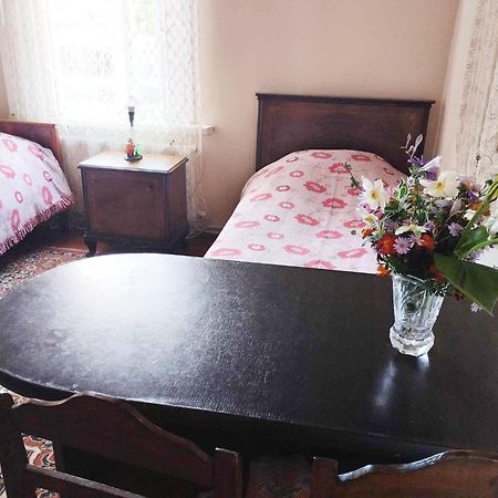 Guest House Tall Rooms Зугдиди Екстериор снимка