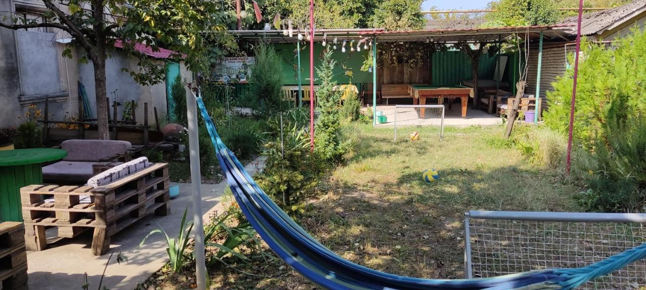 Guest House Tall Rooms Зугдиди Екстериор снимка