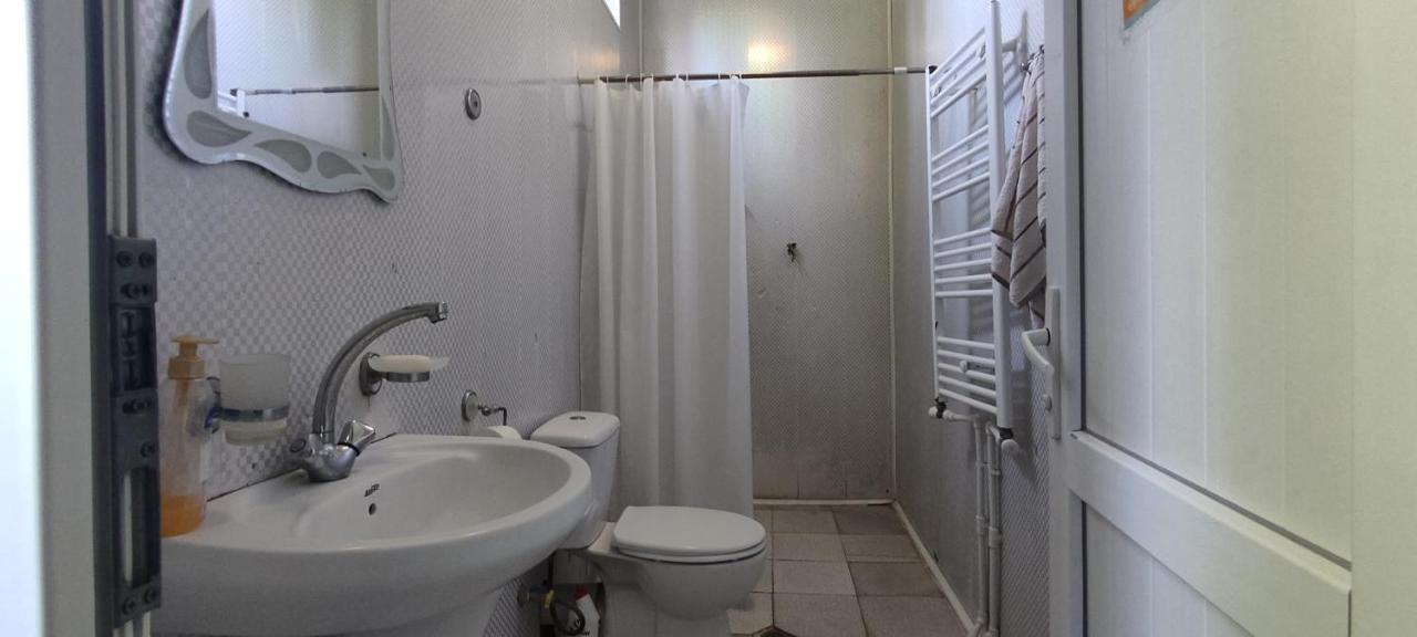 Guest House Tall Rooms Зугдиди Екстериор снимка