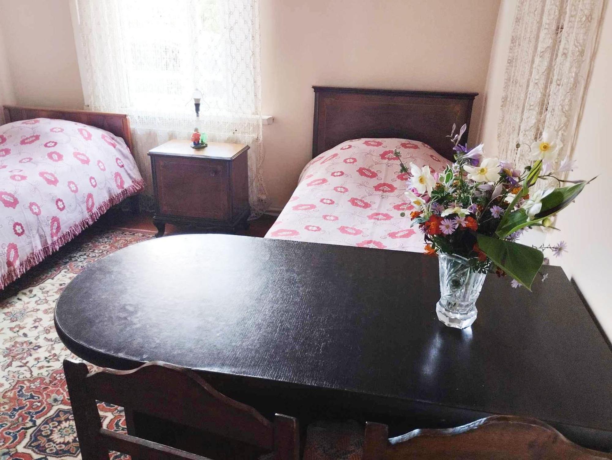Guest House Tall Rooms Зугдиди Екстериор снимка