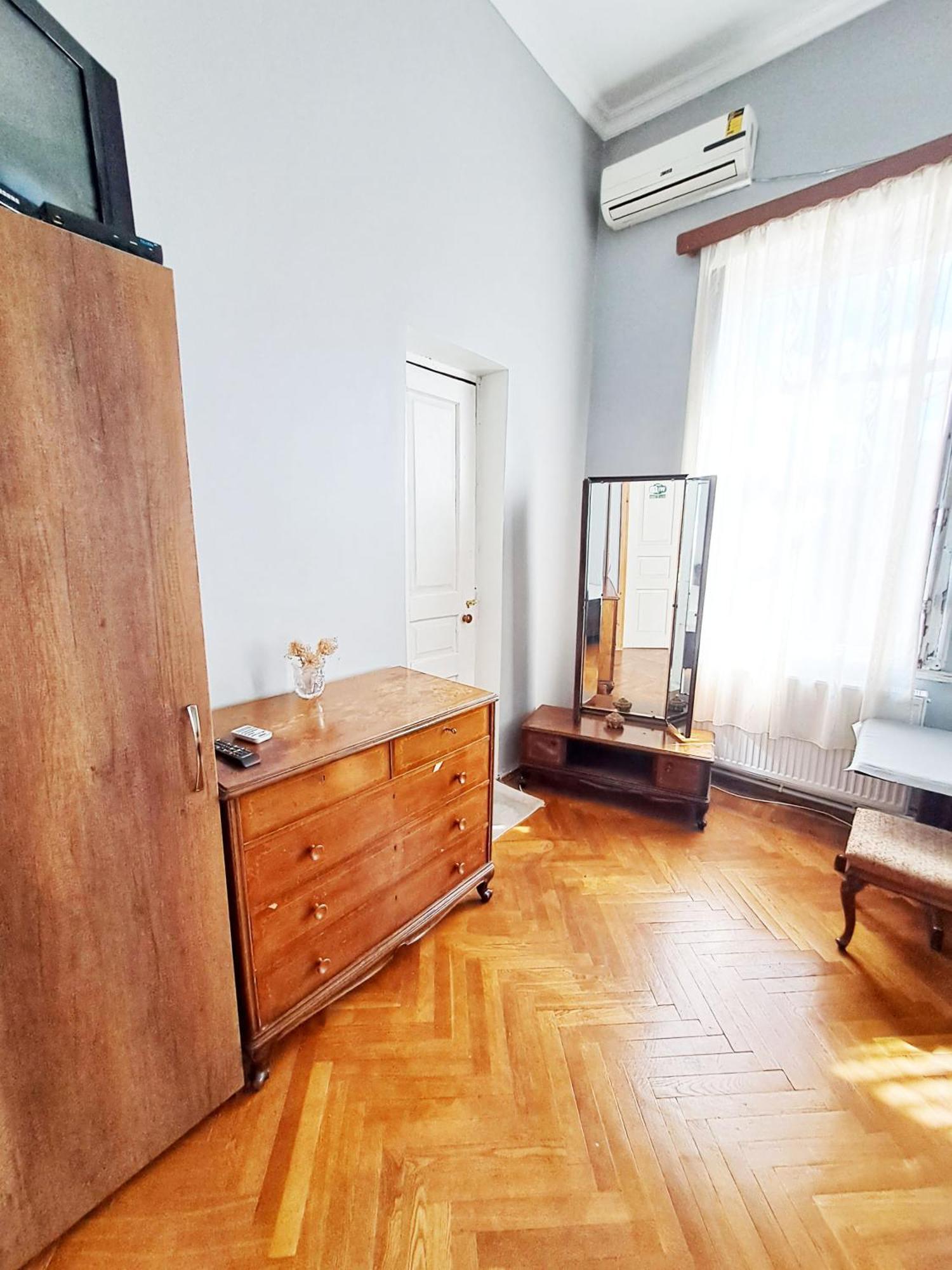 Guest House Tall Rooms Зугдиди Екстериор снимка