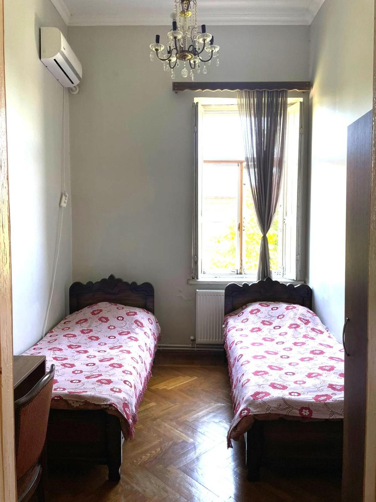 Guest House Tall Rooms Зугдиди Екстериор снимка