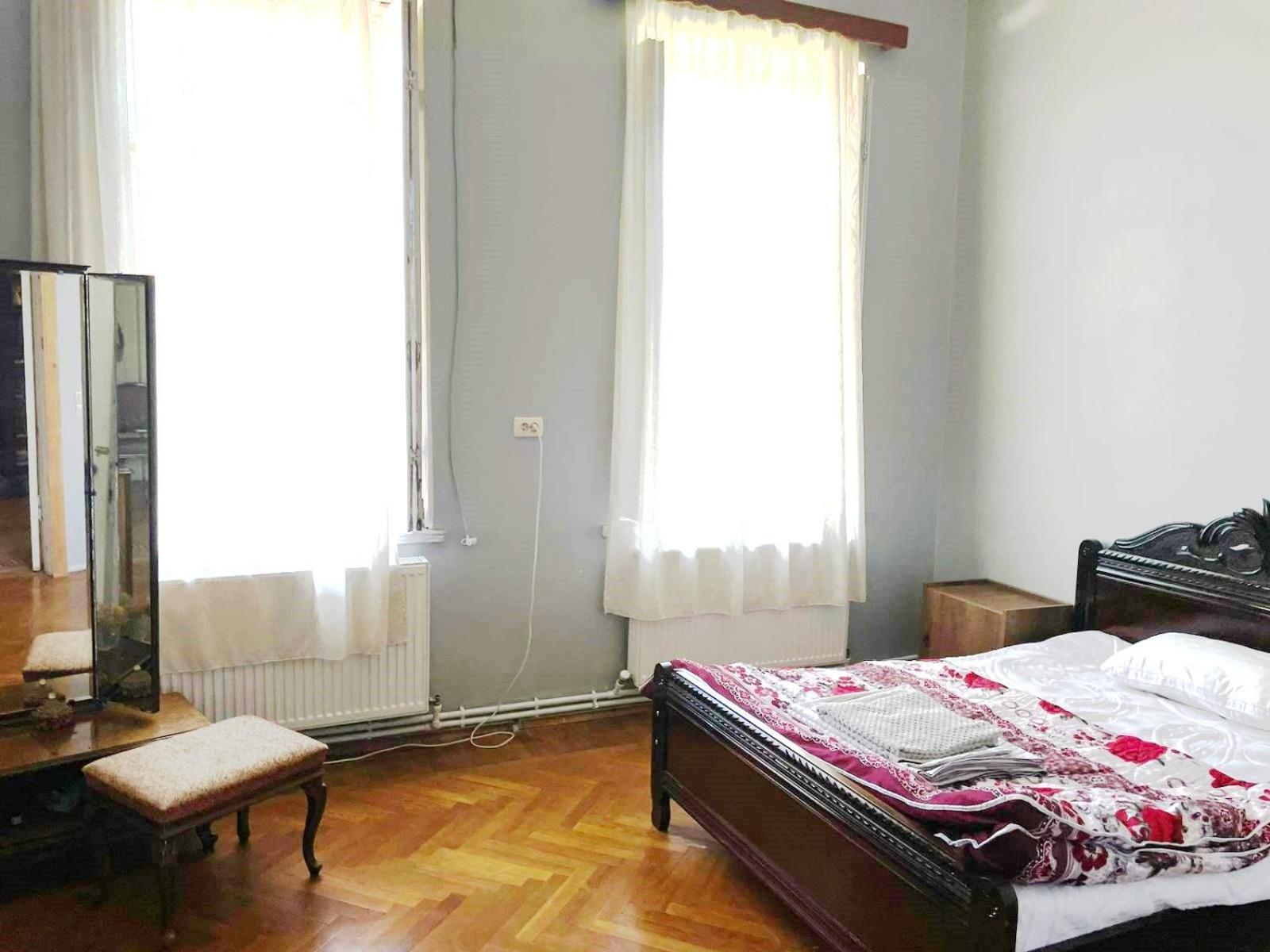 Guest House Tall Rooms Зугдиди Екстериор снимка
